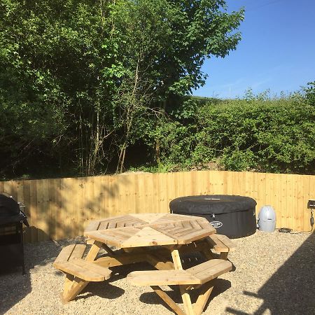 Romantic Getaway Luxury Wooden Cabin With Private Hot Tub And Bbq Aberystwyth Exterior foto