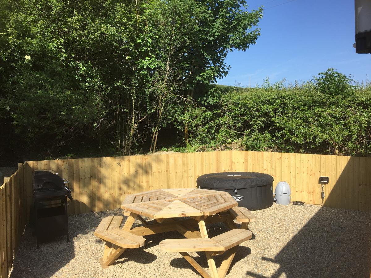 Romantic Getaway Luxury Wooden Cabin With Private Hot Tub And Bbq Aberystwyth Exterior foto